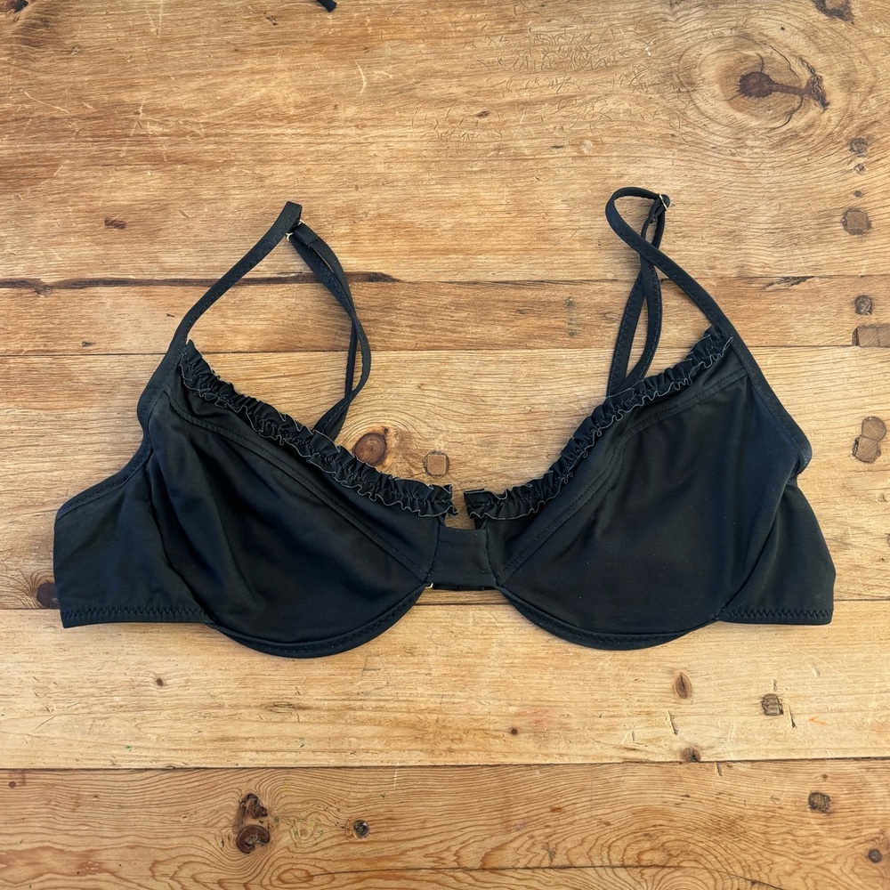 ‘BLACK’ RUFFLED UP TOP